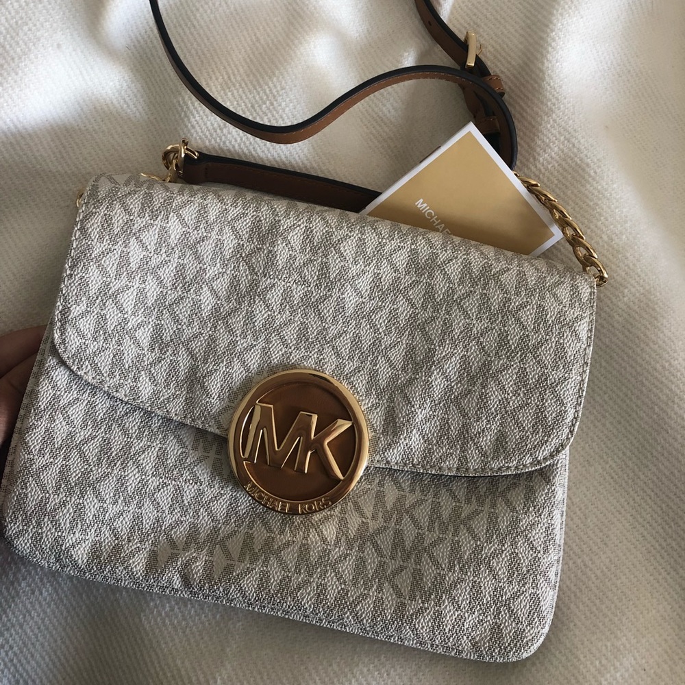 Micheal Kors Crossbody